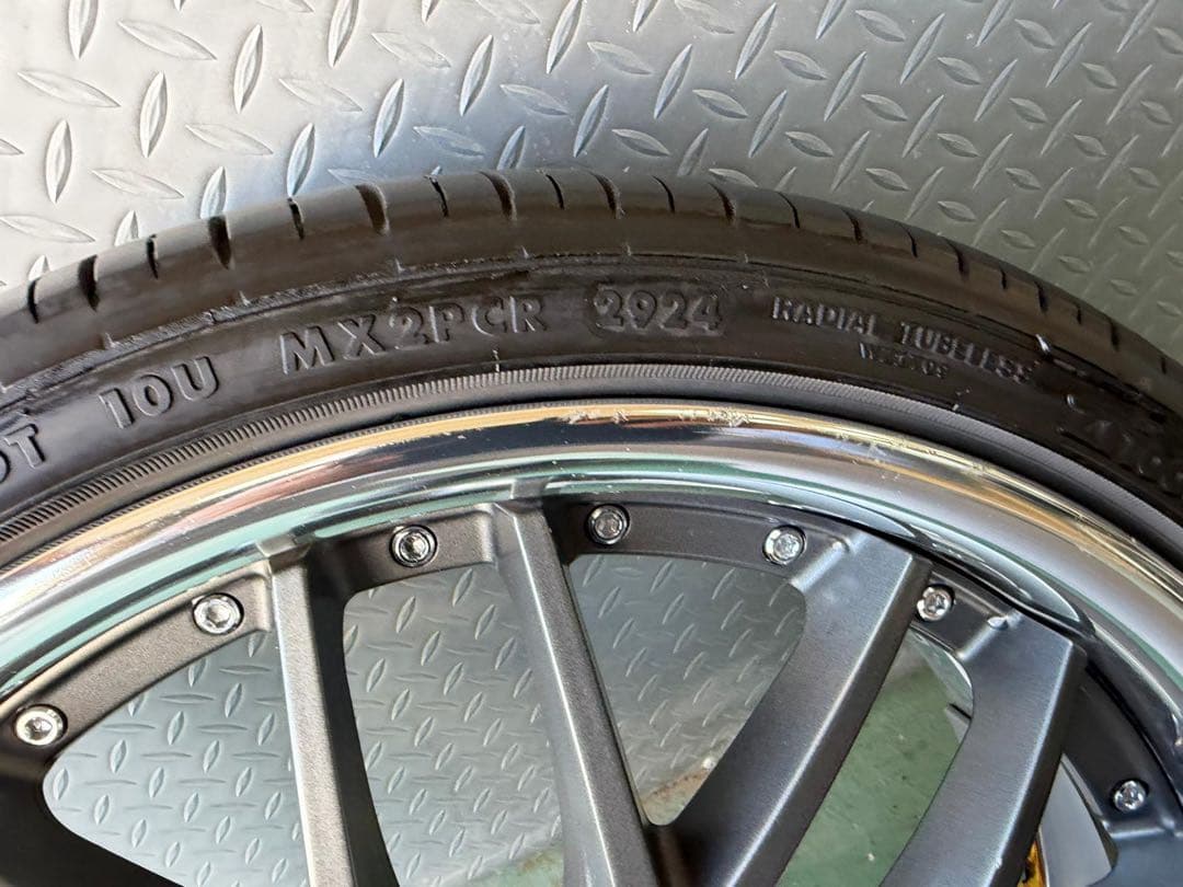 MAVEVICKブランド 165/40R17 4本セット。