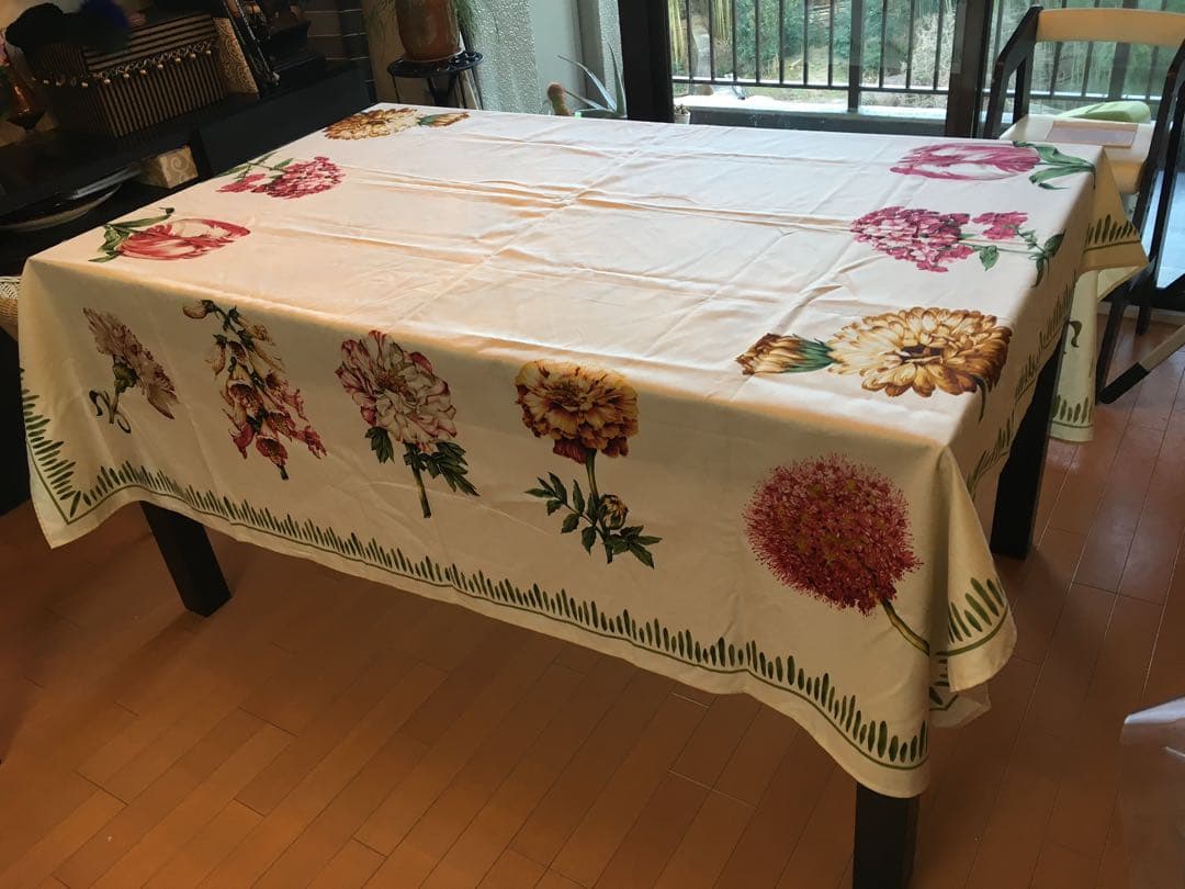 pierre frey、ピエールフレイ　テーブルクロス