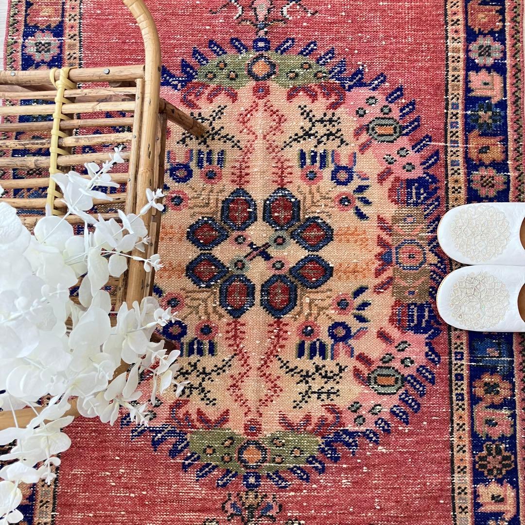 ギュネイラグ✳︎90×182✳︎ピンクレッド　ネイビーブルー　トルコヴィンテージラグ