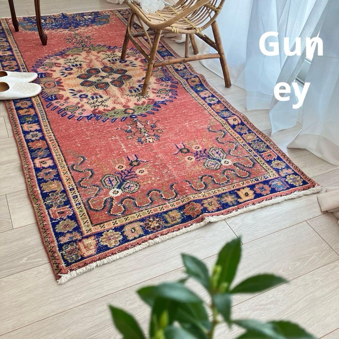 ギュネイラグ✳︎90×182✳︎ピンクレッド　ネイビーブルー　トルコヴィンテージラグ