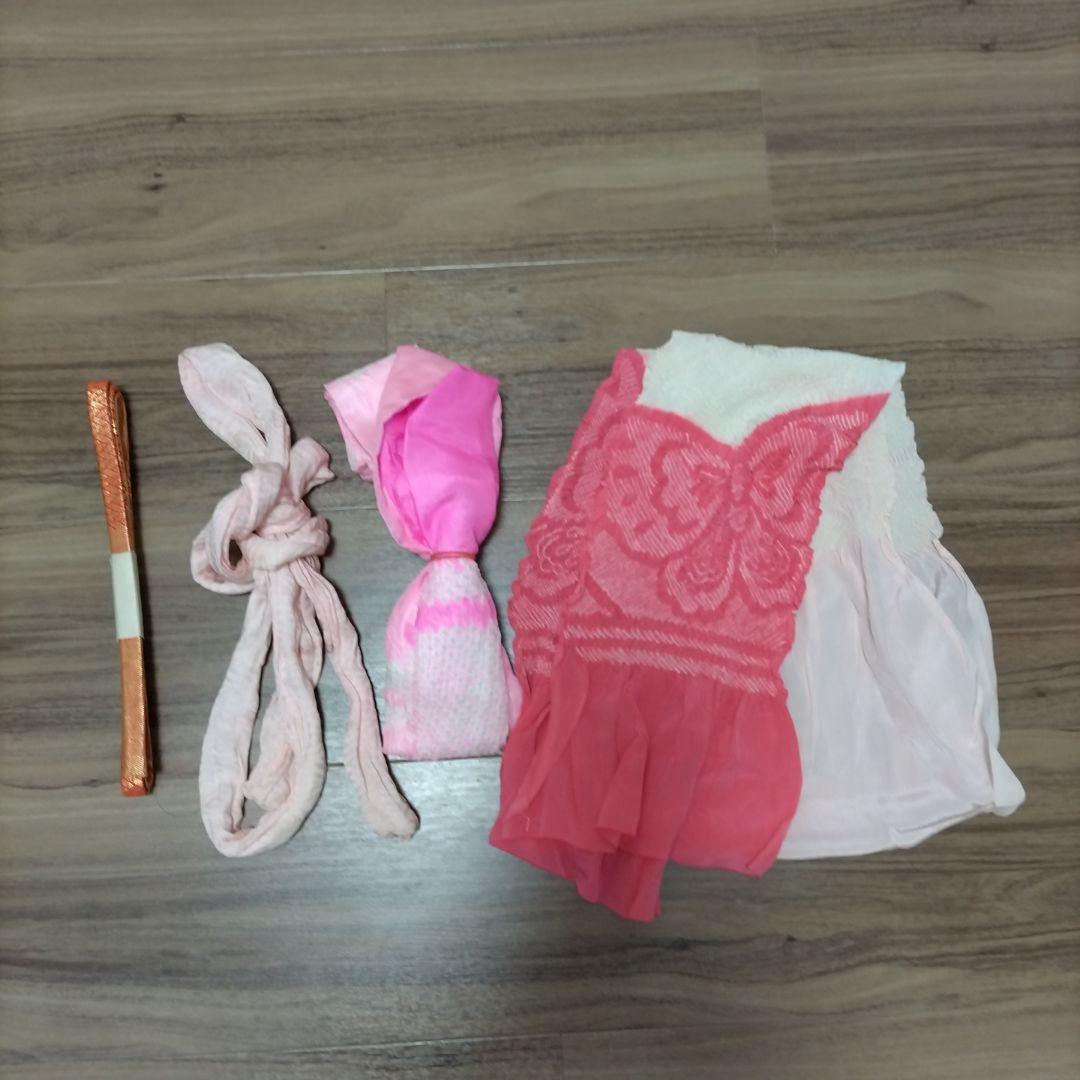 成人式。振袖セット。着物セット。赤と白。帯、長襦袢、髪飾り、草履、他セット。絹。