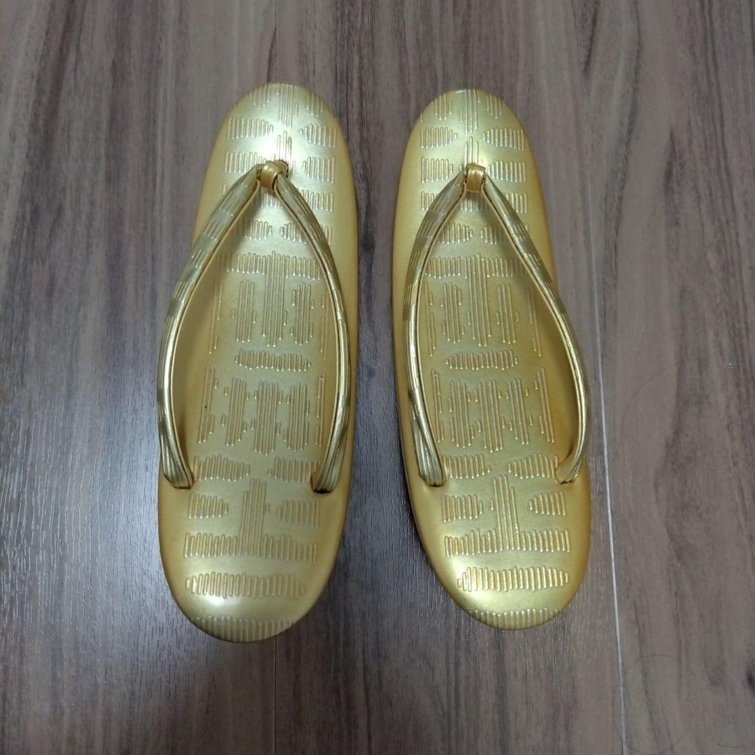 成人式。振袖セット。着物セット。赤と白。帯、長襦袢、髪飾り、草履、他セット。絹。