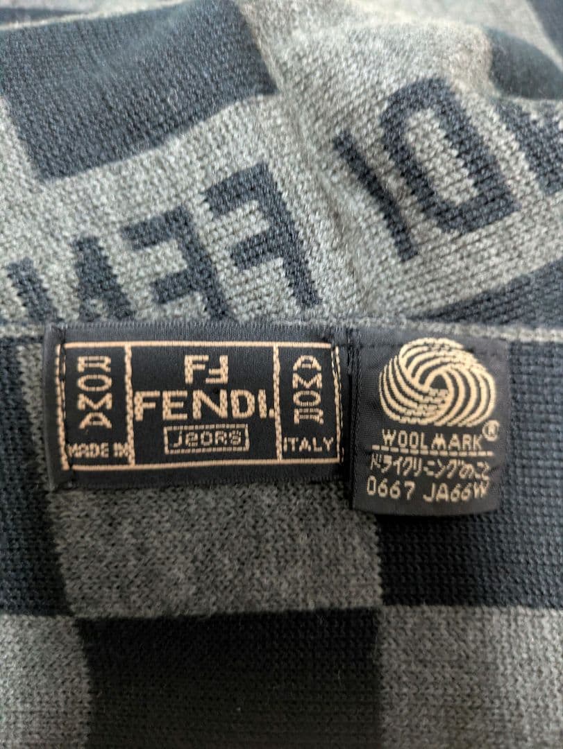 暖かいニットFENDI チェック柄 ウールマフラー