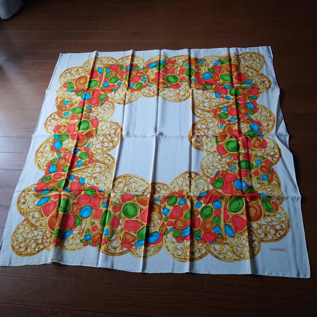 CHANEL シルクスカーフ カラフル