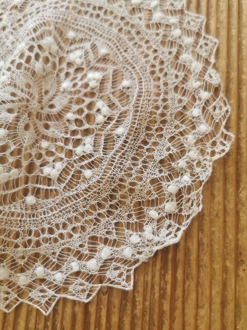 アンティーク ポルトガル レアなアゾレスレース極細糸ドイリー ふわふわの淡雪