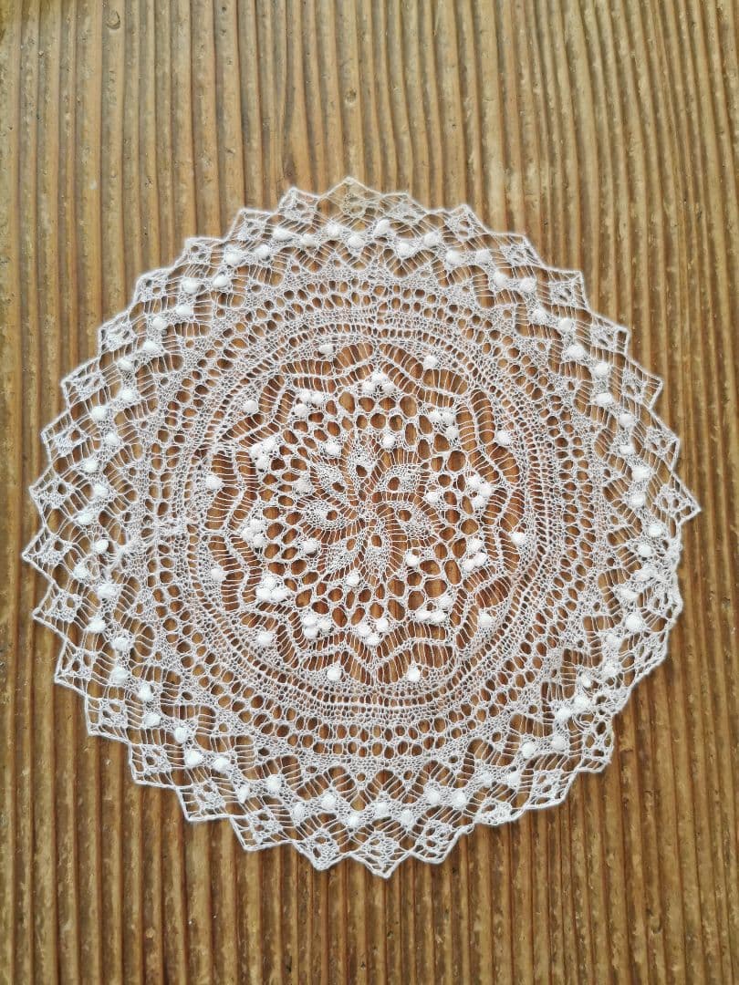 アンティーク ポルトガル レアなアゾレスレース極細糸ドイリー ふわふわの淡雪