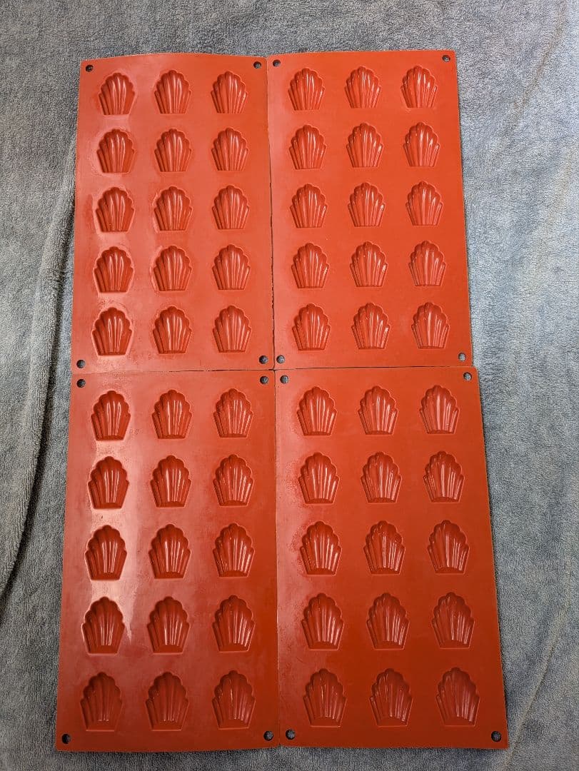 美品 シリコマート シリコンフ型 SF031 ミニマドレーヌ4枚セット