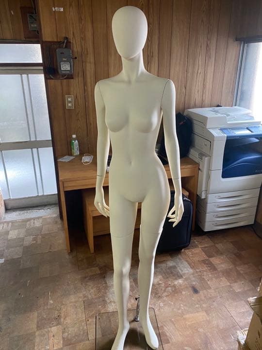 ウィメンズ マネキン ボディ トルソー 店舗 什器 ②