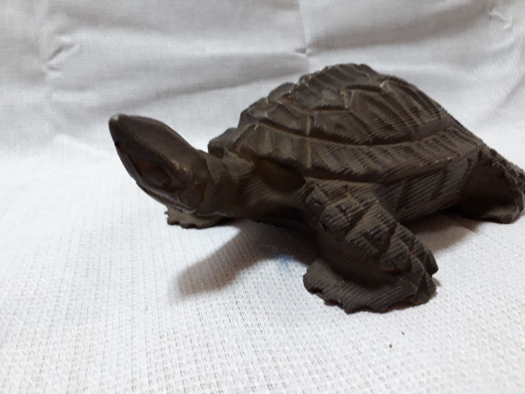 木の彫り物　亀