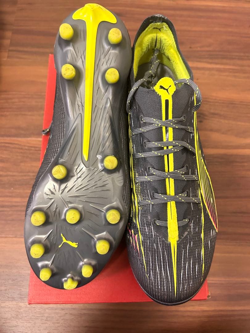 PUMA ウルトラ5アルティメット AG 25.0㎝