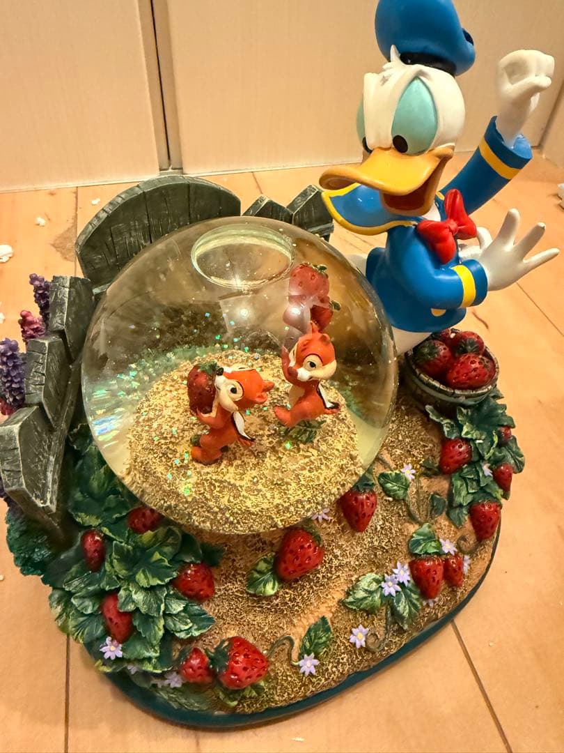 ドナルドダック スノードーム チップとデール