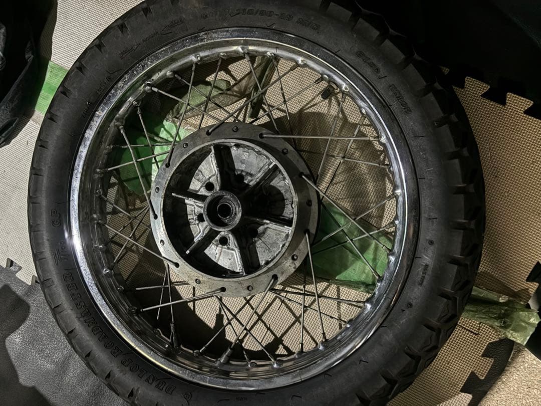 ス*ル様 GT380 リアホイール　ダンロップ オンロード スポークホイール
