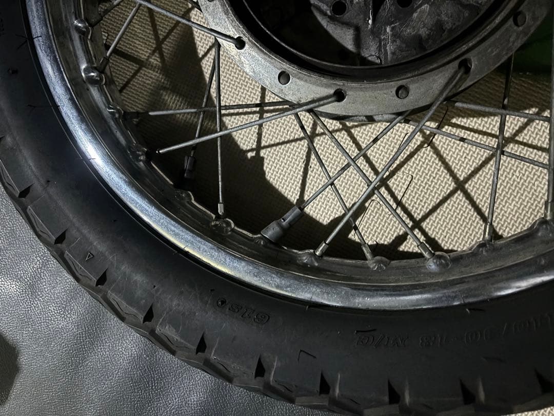 ス*ル様 GT380 リアホイール　ダンロップ オンロード スポークホイール