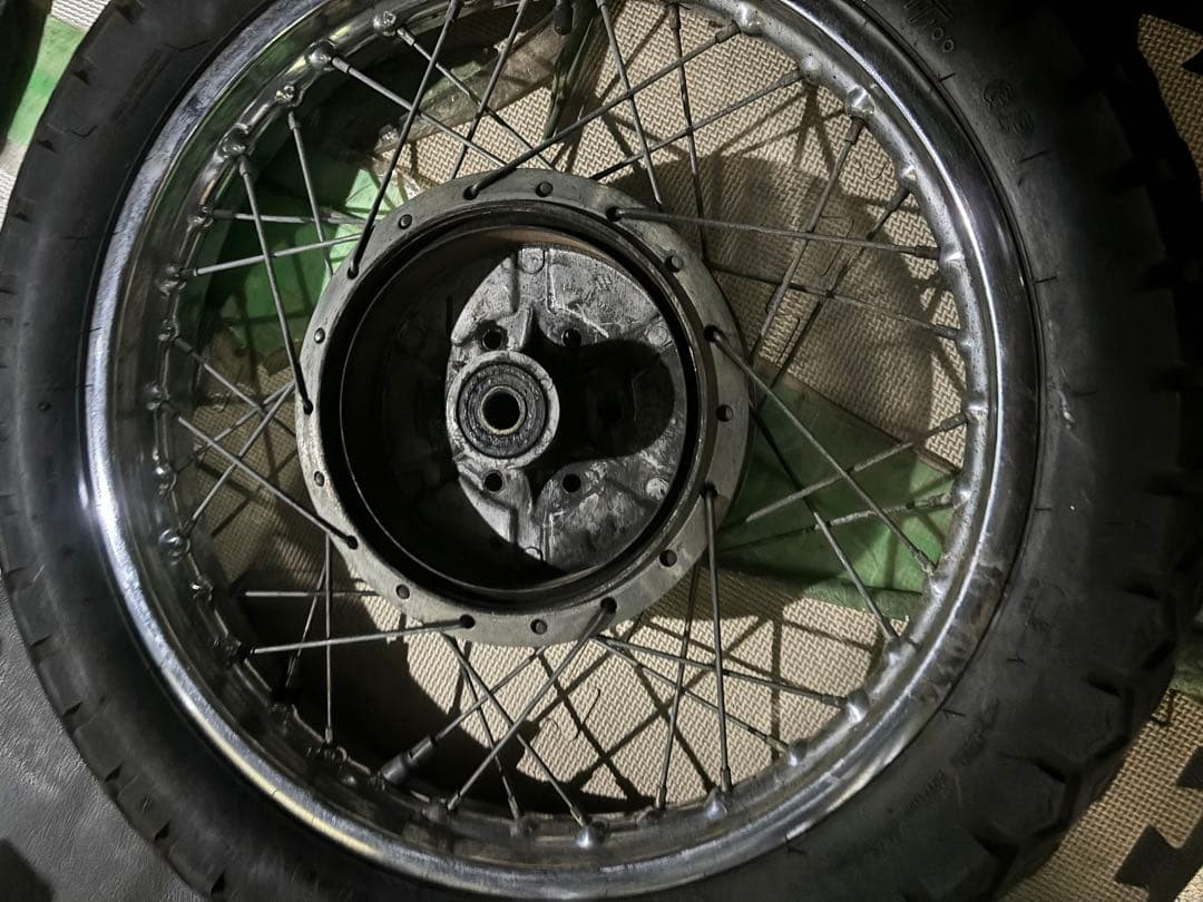 ス*ル様 GT380 リアホイール　ダンロップ オンロード スポークホイール