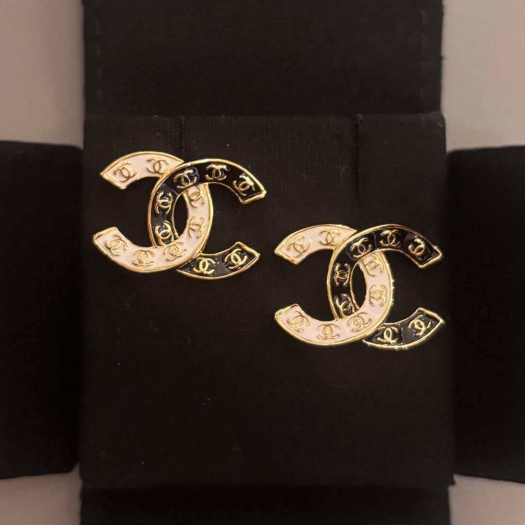 CHANEL シャネル ココマーク ピアス 黒×白 ゴールド 2024年　正規品