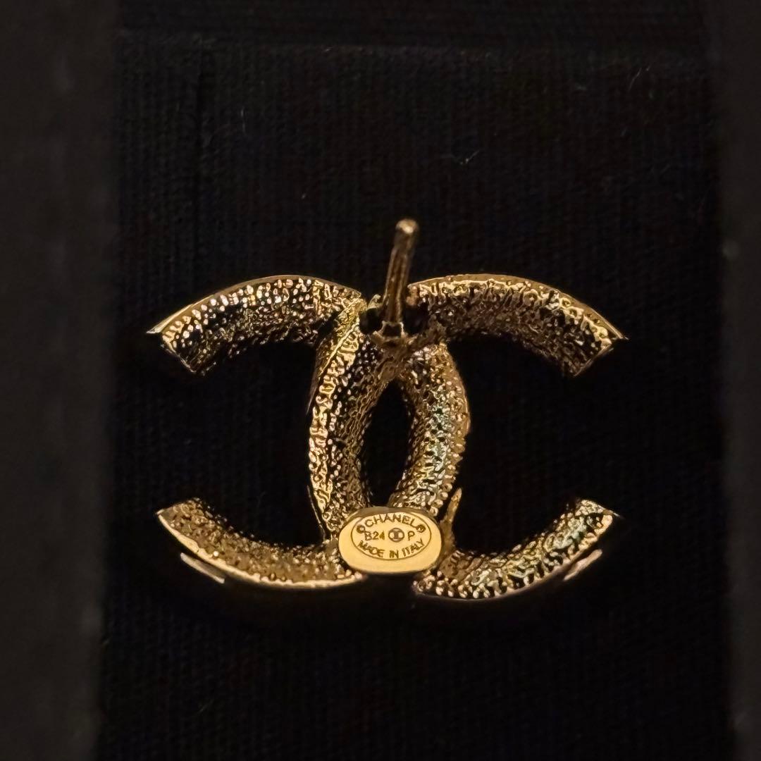 CHANEL シャネル ココマーク ピアス 黒×白 ゴールド 2024年　正規品