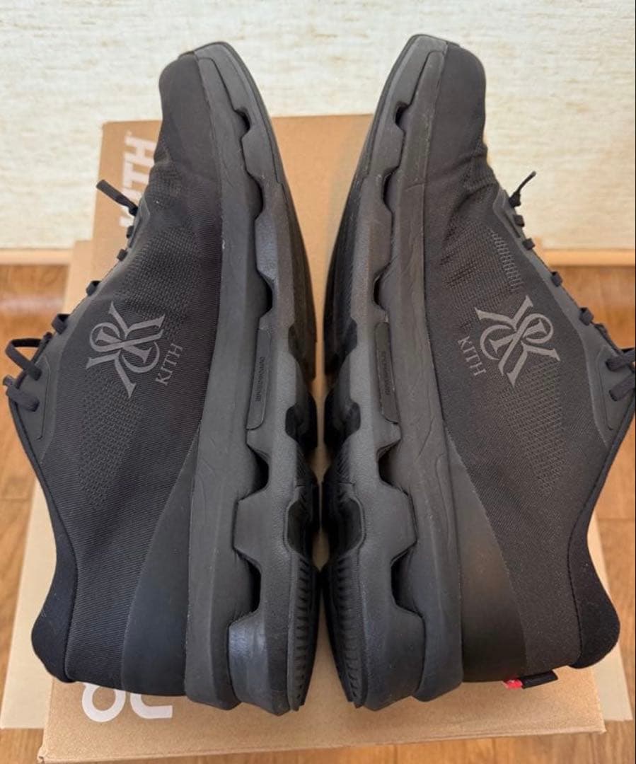 超レア KITH コラボ On cloudオールブラック28.5㌢