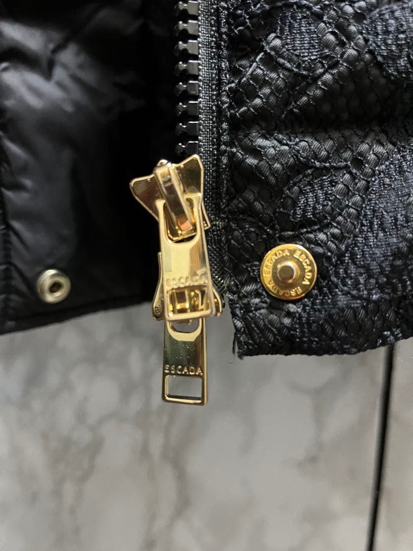 【美品】ESCADA レースダウンジャケット　黒