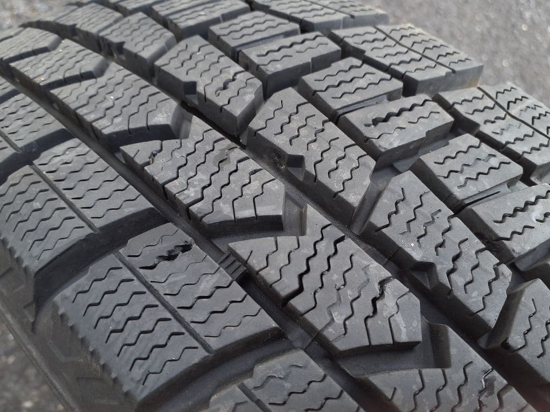 深溝　DUNLOP 　スタッドレスタイヤ165/65R14インチ　4本