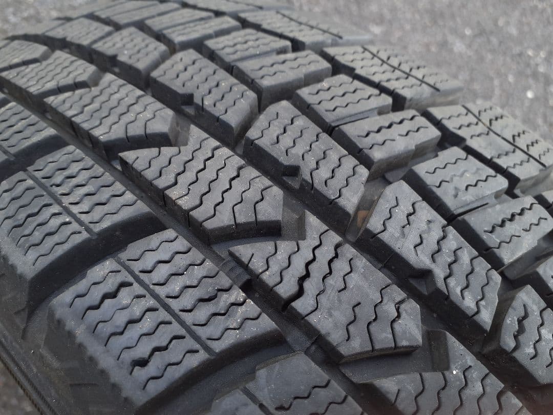深溝　DUNLOP 　スタッドレスタイヤ165/65R14インチ　4本