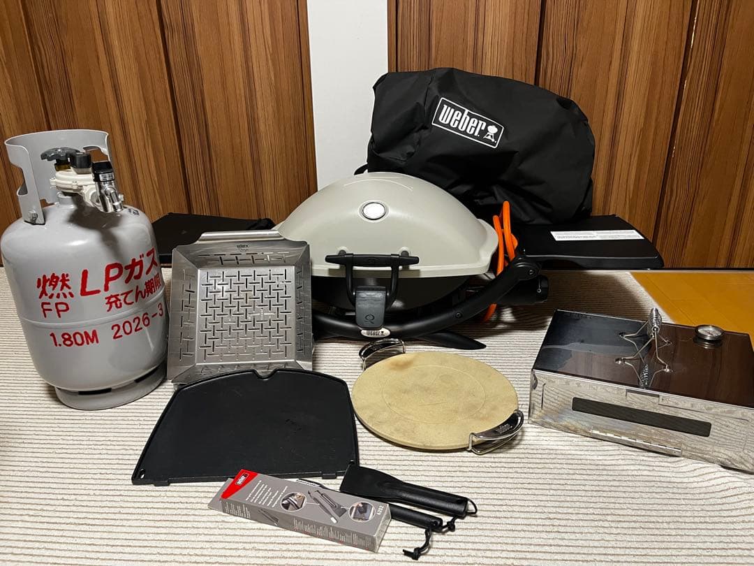 WEBER ウェバー　Q2200 バーベキュー　ガスコンロ　まとめ売り　ピザ釜他