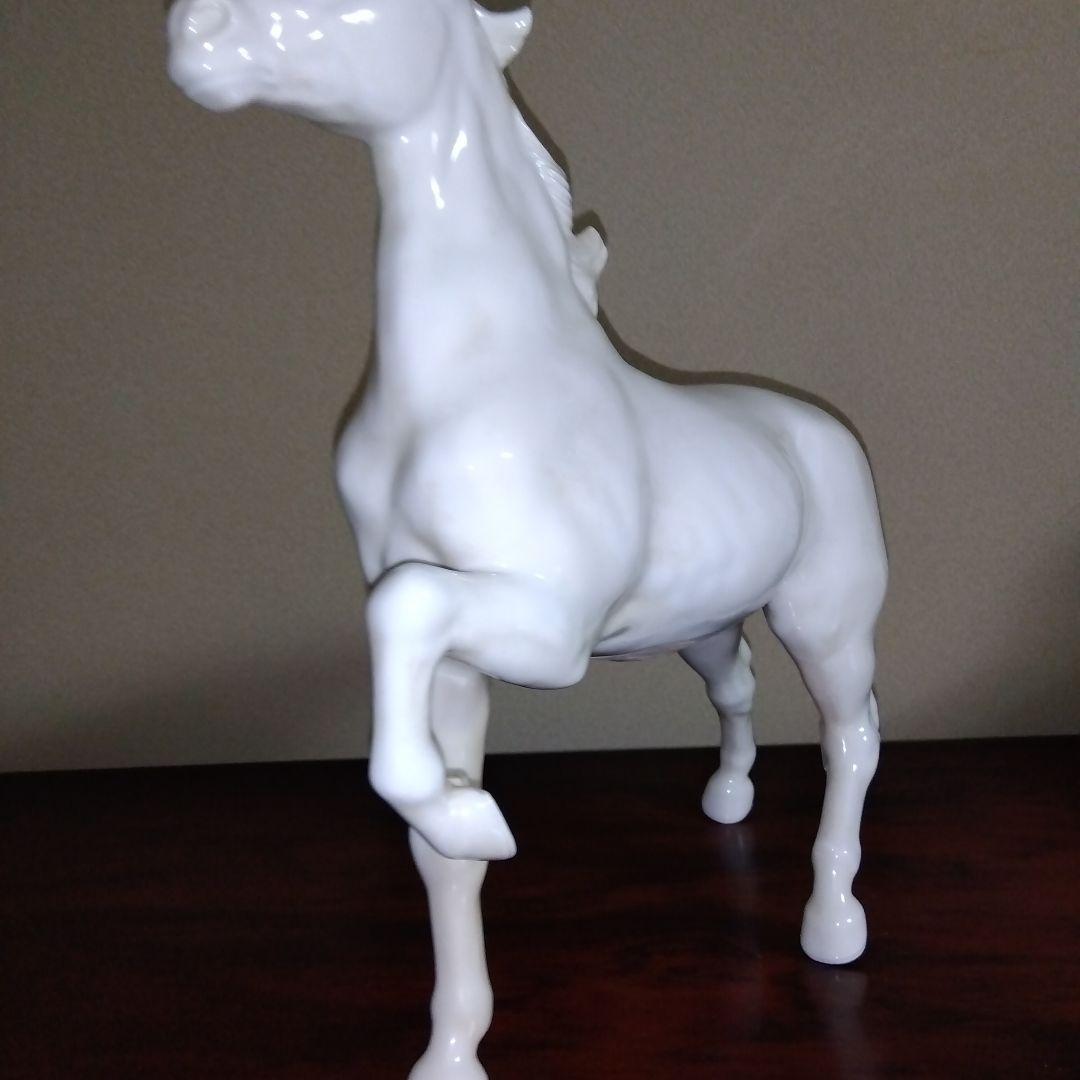 翔る白馬の置物　白磁　鍋島　大五作　桐箱入