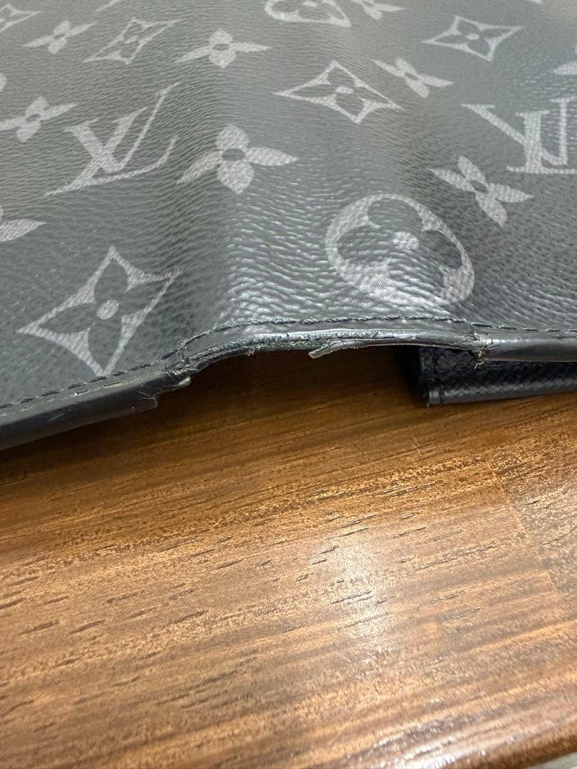 LOUIS VUITTON エクリプス ポルトフォイユブラザ　イニシャル入り