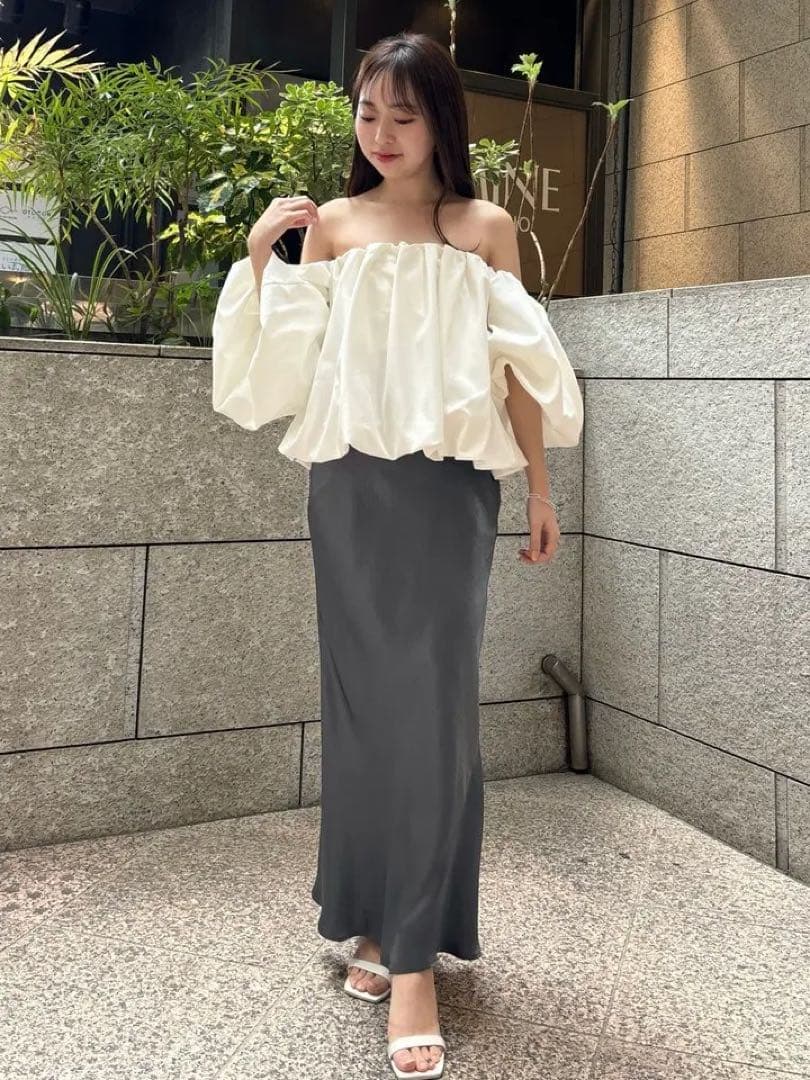 【新品未使用】anuans オフショルバルーントップス (WHITE)