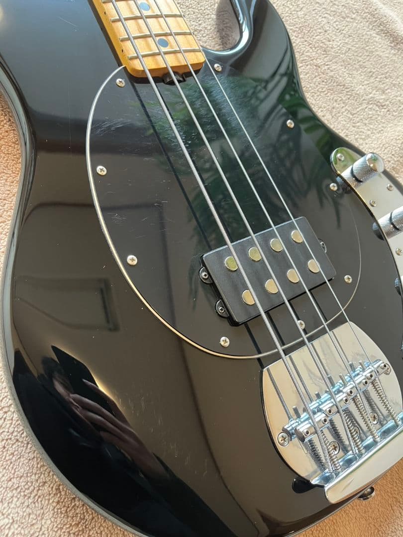 Sterling by Music Man SUBシリーズ 4弦エレキベース