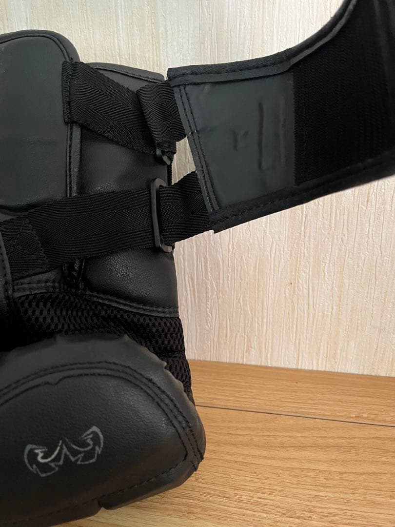 RIVAL INTELLISHOCK RB10ボクシンググローブ M