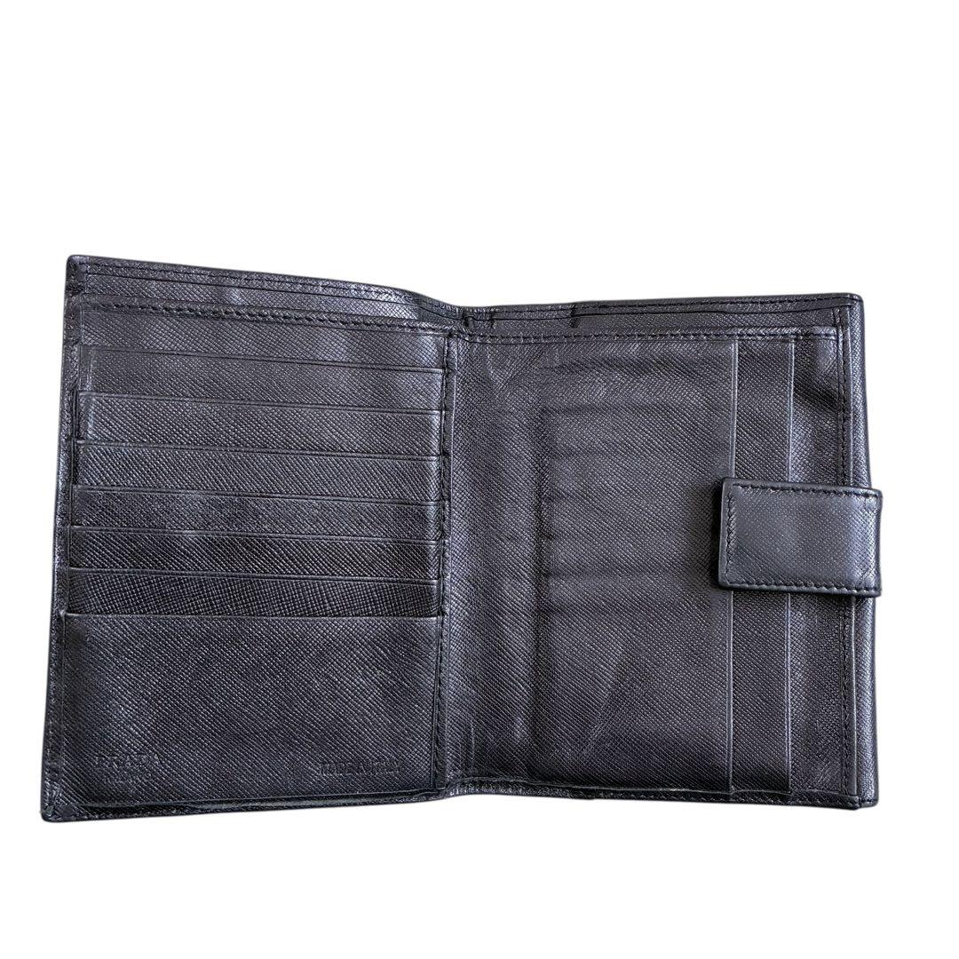 PRADA プラダ　三つ折り財布　男女兼用　サフィアーノ　レザー　黒　ブラック