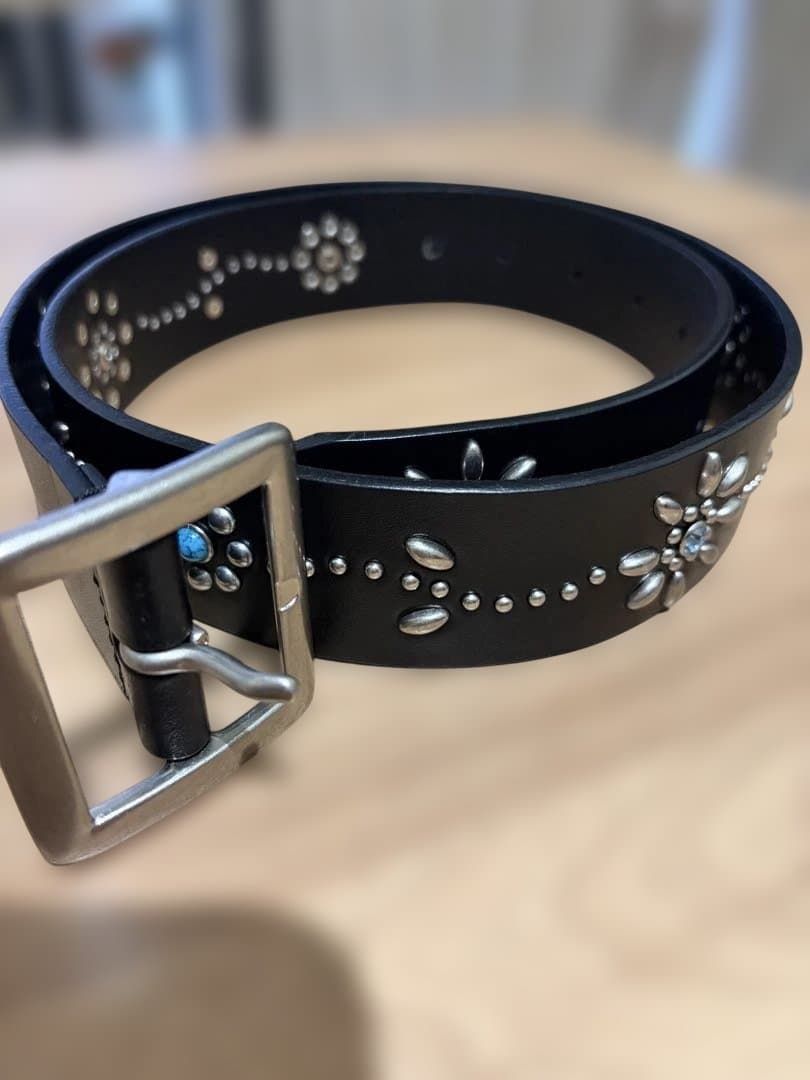 スタッズベルト　BELVET Leather studded belt