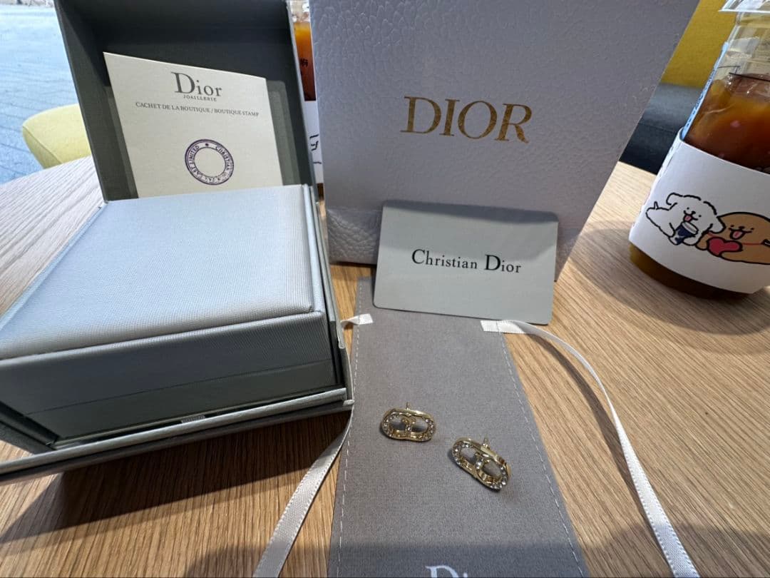 Dior CDロゴ ピアス ゴールド ラインストーン