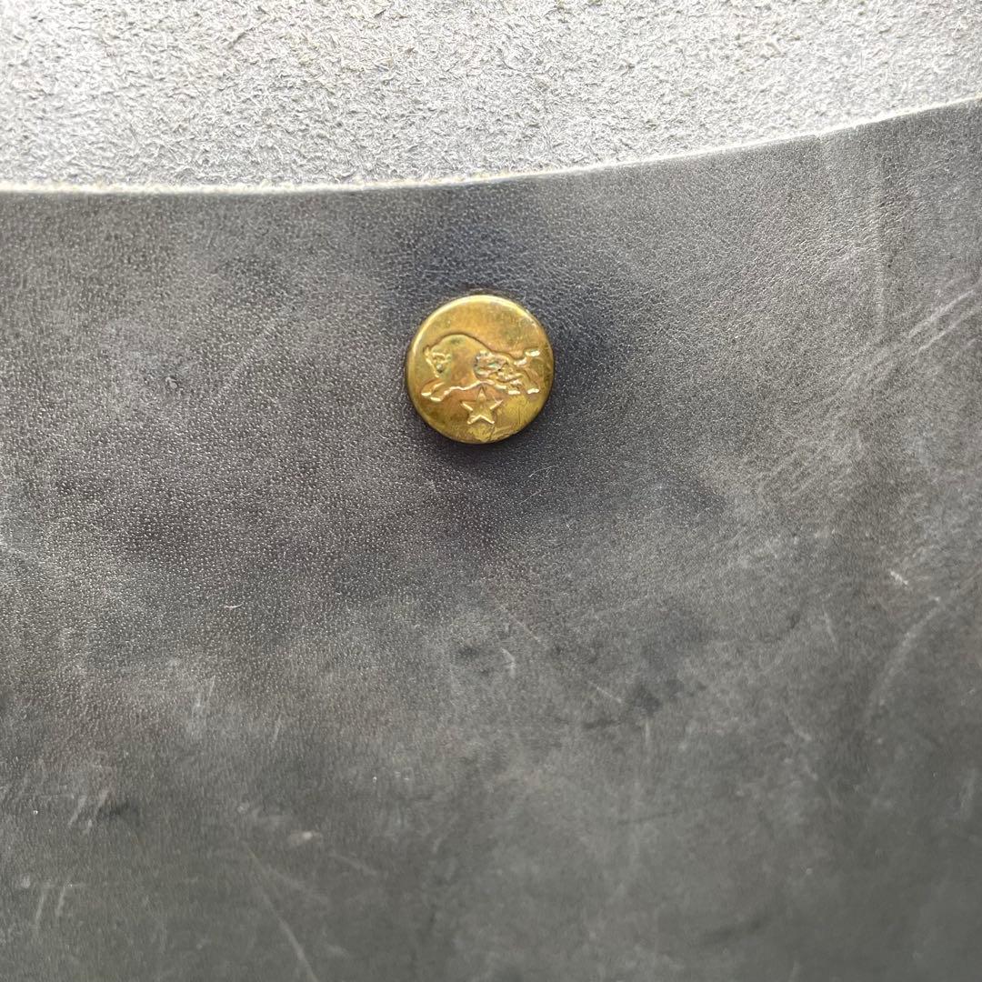 【美品】イルビゾンテ　トートバッグ　ハンドバッグ　カーキ　ロゴ型押し　A4可能