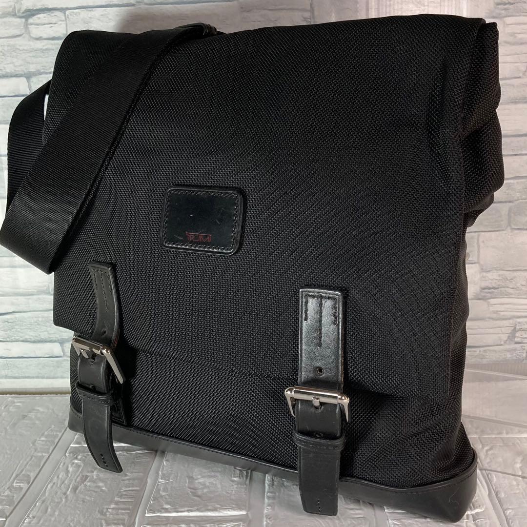 美品　TUMI トュミ　メッセンジャーバッグ　ショルダーバッグ　肩掛け　黒
