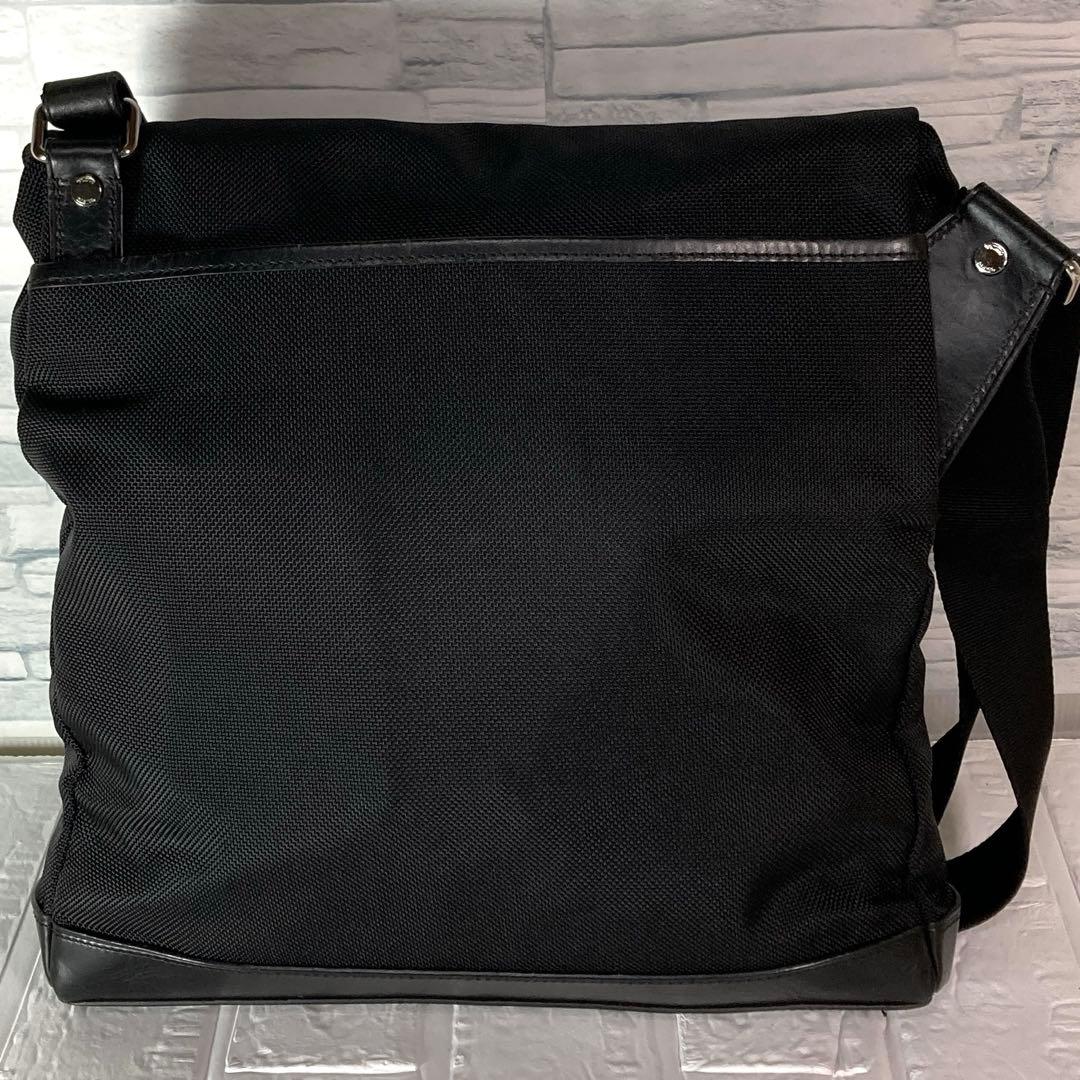 美品　TUMI トュミ　メッセンジャーバッグ　ショルダーバッグ　肩掛け　黒