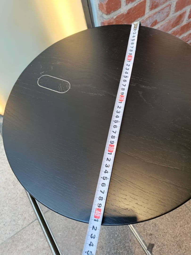 カリモク ニュースタンダード　黒の円形サイドテーブル　天然木　日本製