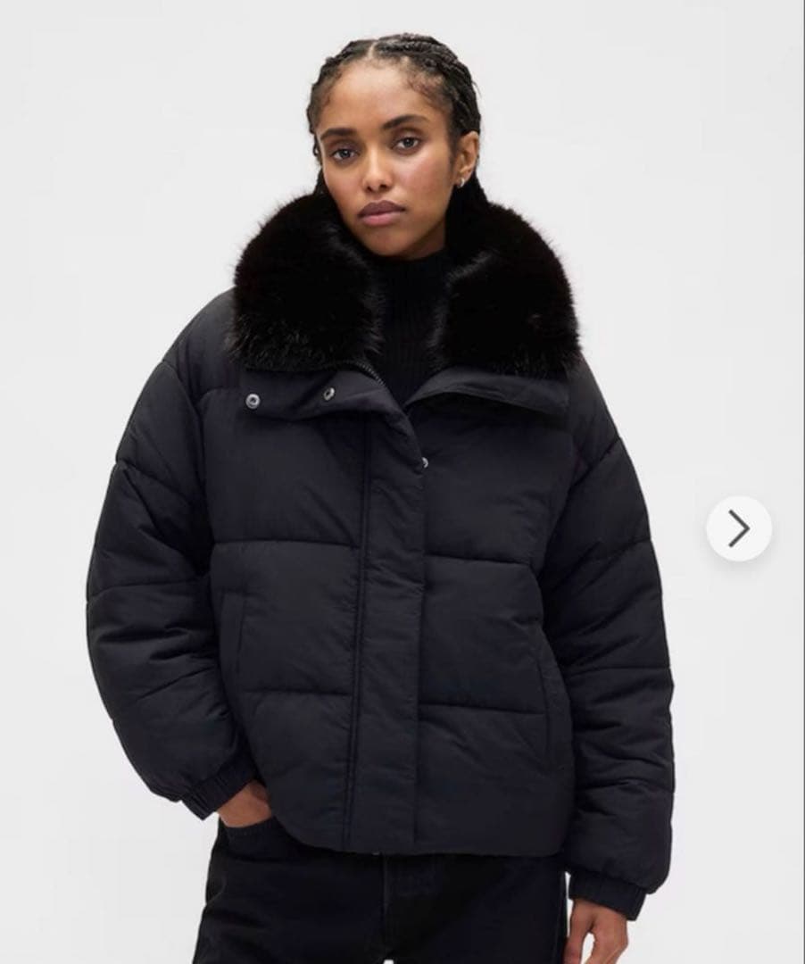 美品 GAP フェイクファートリミングパファージャケット