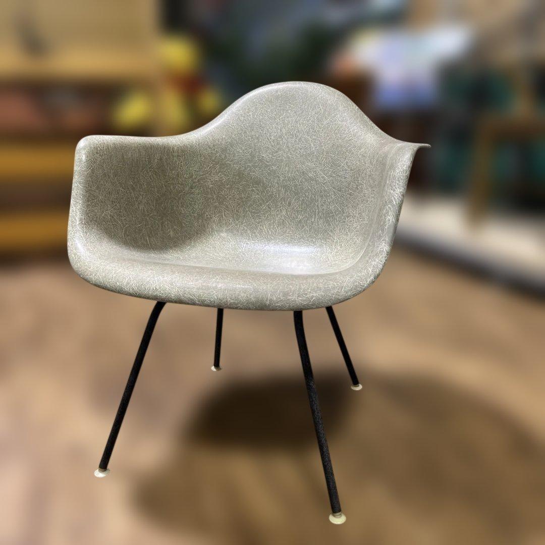 ハーマンミラー ヴィンテージ FRP アームシェルチェア Hベース