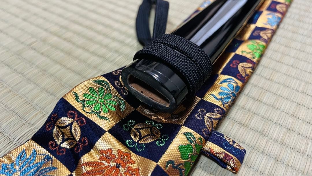 模造刀 拵え 短刀 二重刃文 御守刀 居合刀 高級刀袋付き 251012-1