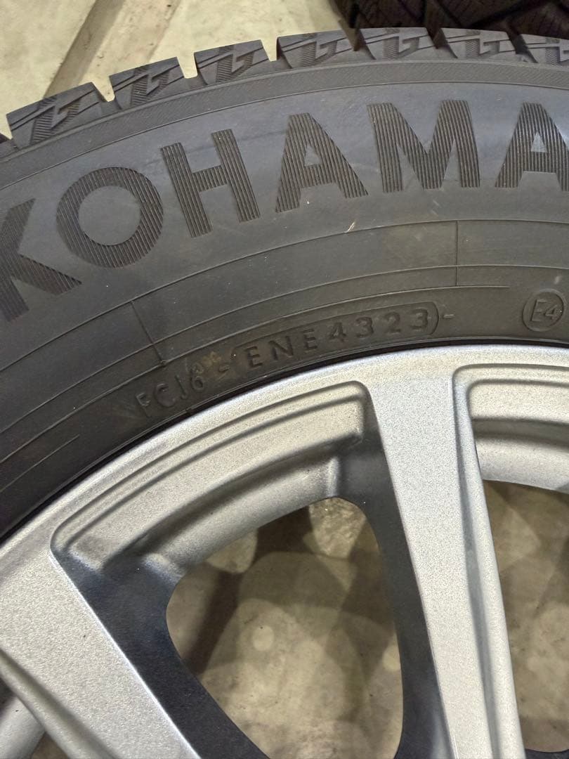 とみ 14インチ スタッドレスタイヤ ice GUARD IG60