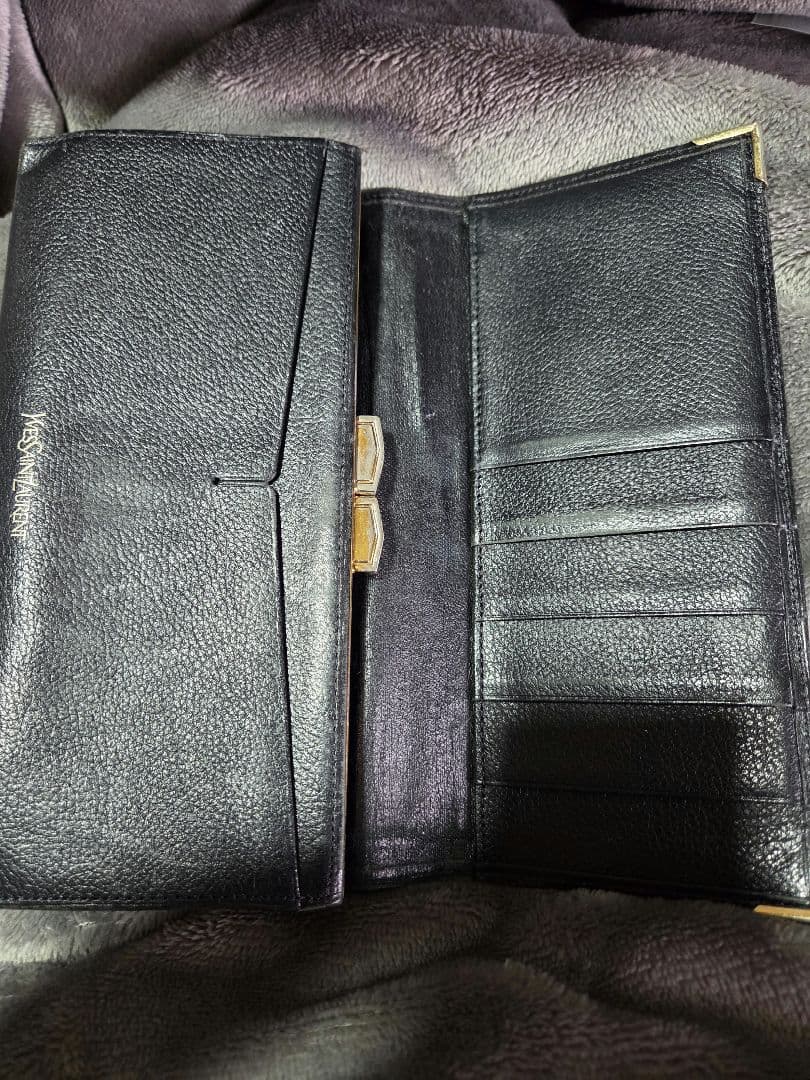 イヴ・サンローラン。長財布。