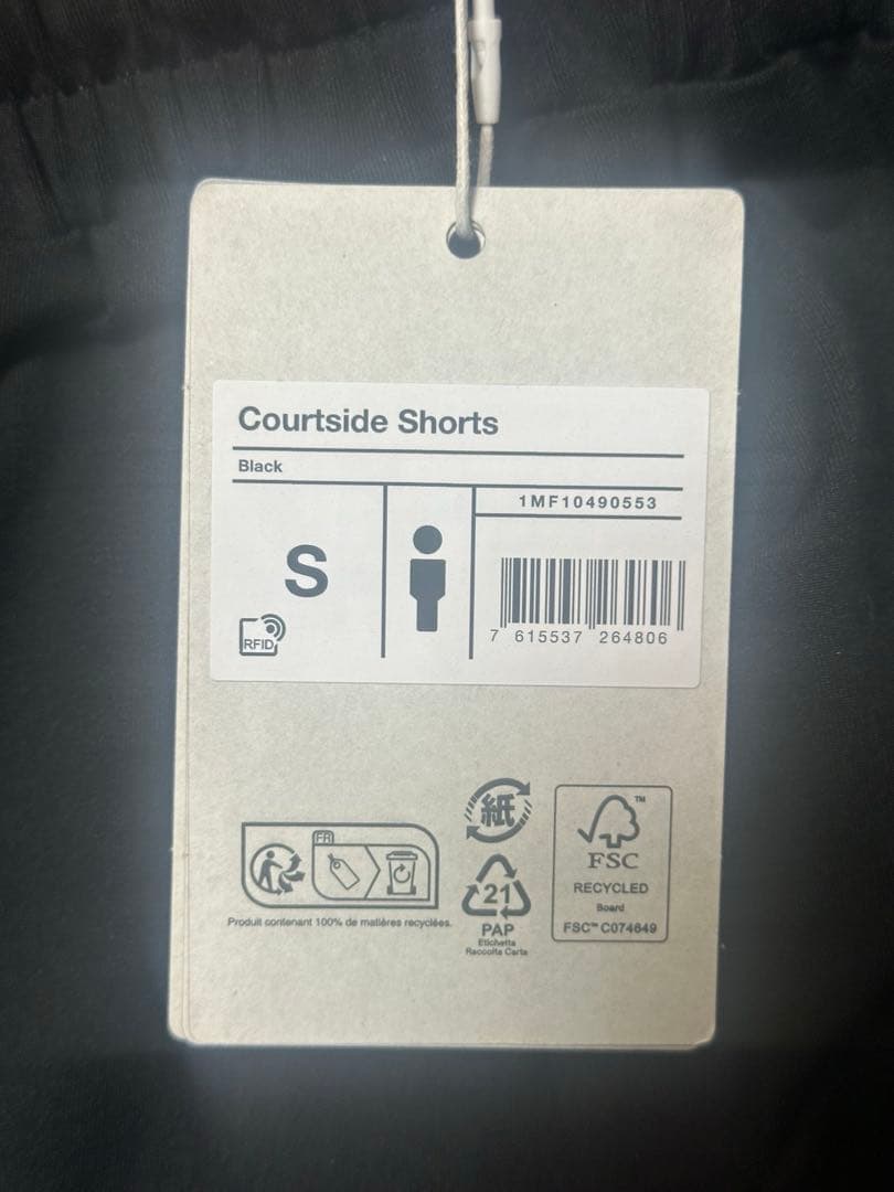 ON COURT ブラック ハーフパンツ　海外Sサイズ