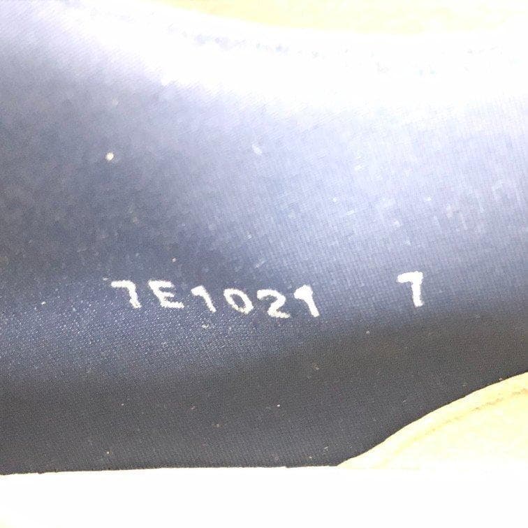 定価10万 フェンディ FENDI バグズ スニーカー 7E1021