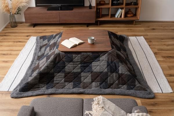 おしゃれ ふかふか かわいい 正方形 こたつ布団 パッチワーク柄 ネイビー