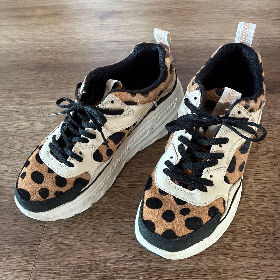 ヒョウ柄 スニーカー ベージュ/黒