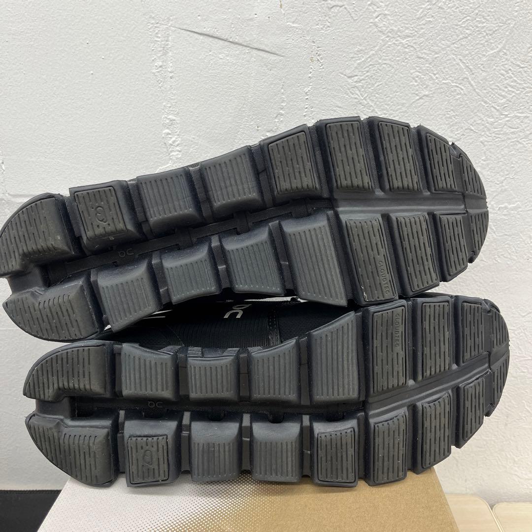 オン　ランニングシューズ　on Cloudsurfer5ブラック28.5CM