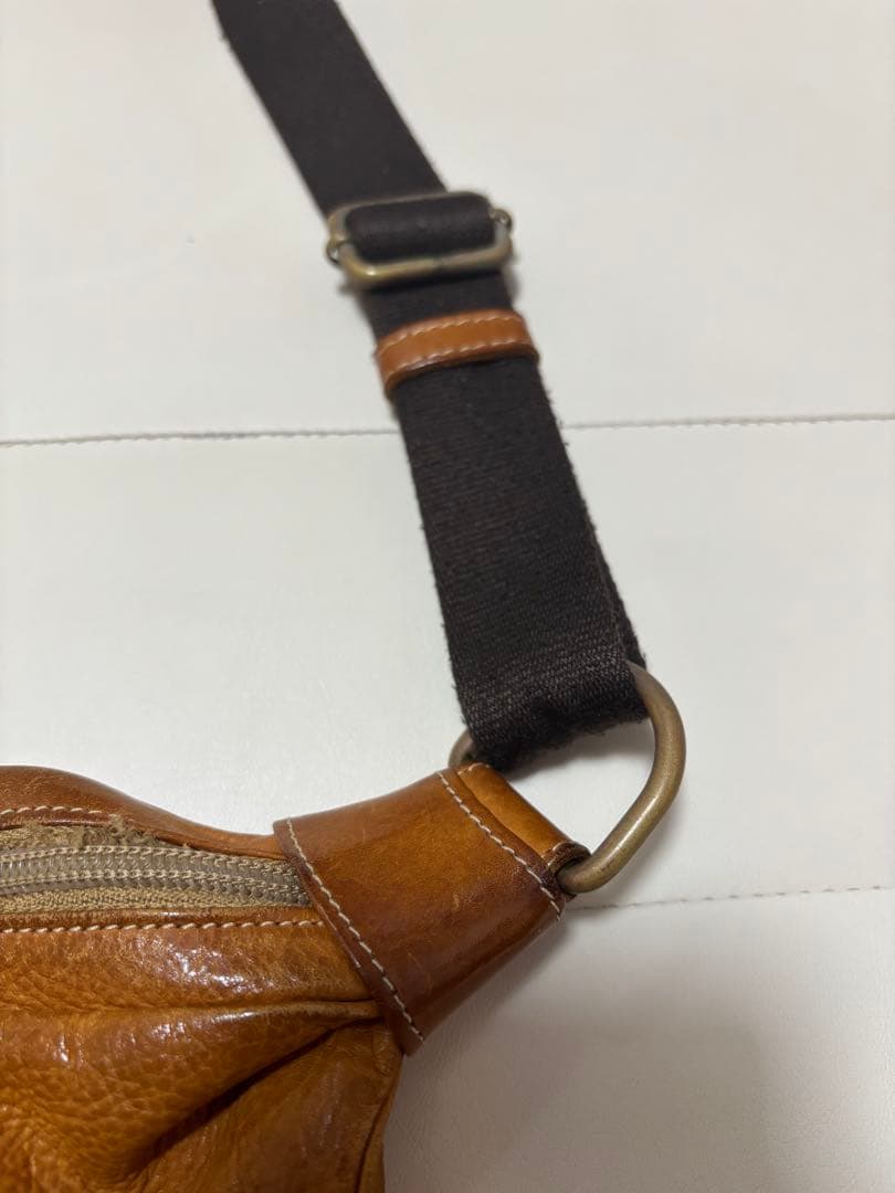 【IL BISONTE】イルビゾンテ ボディバッグ エイジング良好 本革