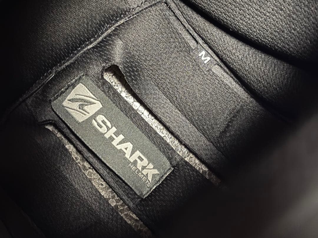 sharkシャークヘルメット　Mサイズ