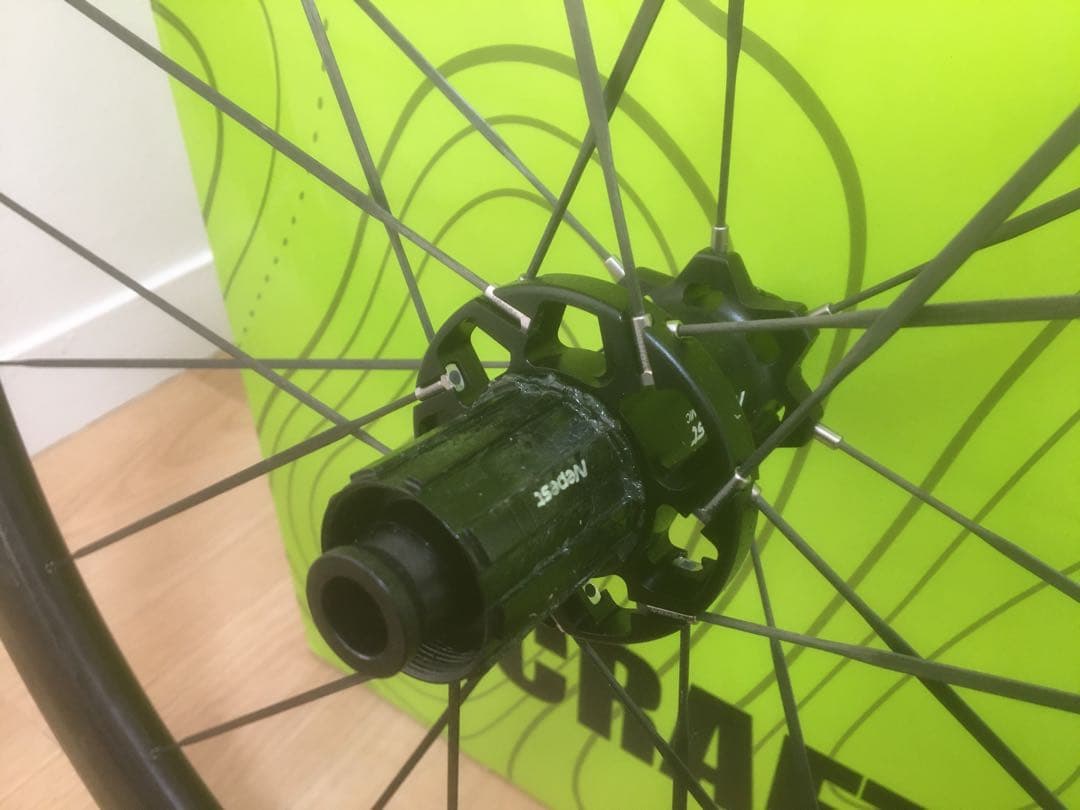 値下げ 美品 Nepest NOVA 45 Shimanoフリー(DISC車用)